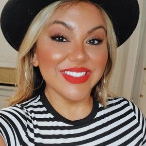 Meet your Posher, Ivania